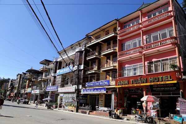 Các công trình xây dựng dân dụng chen chúc tại thị trấn du lịch Sa Pa thị trấn du lịch Sapa